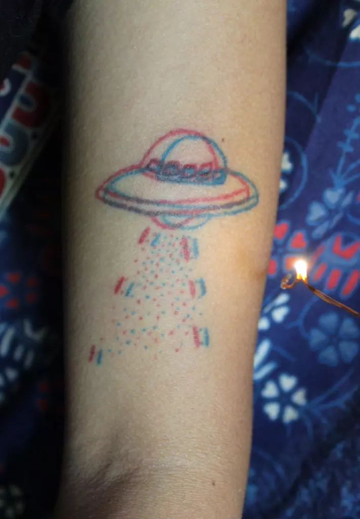 3D tattoo space ship alien